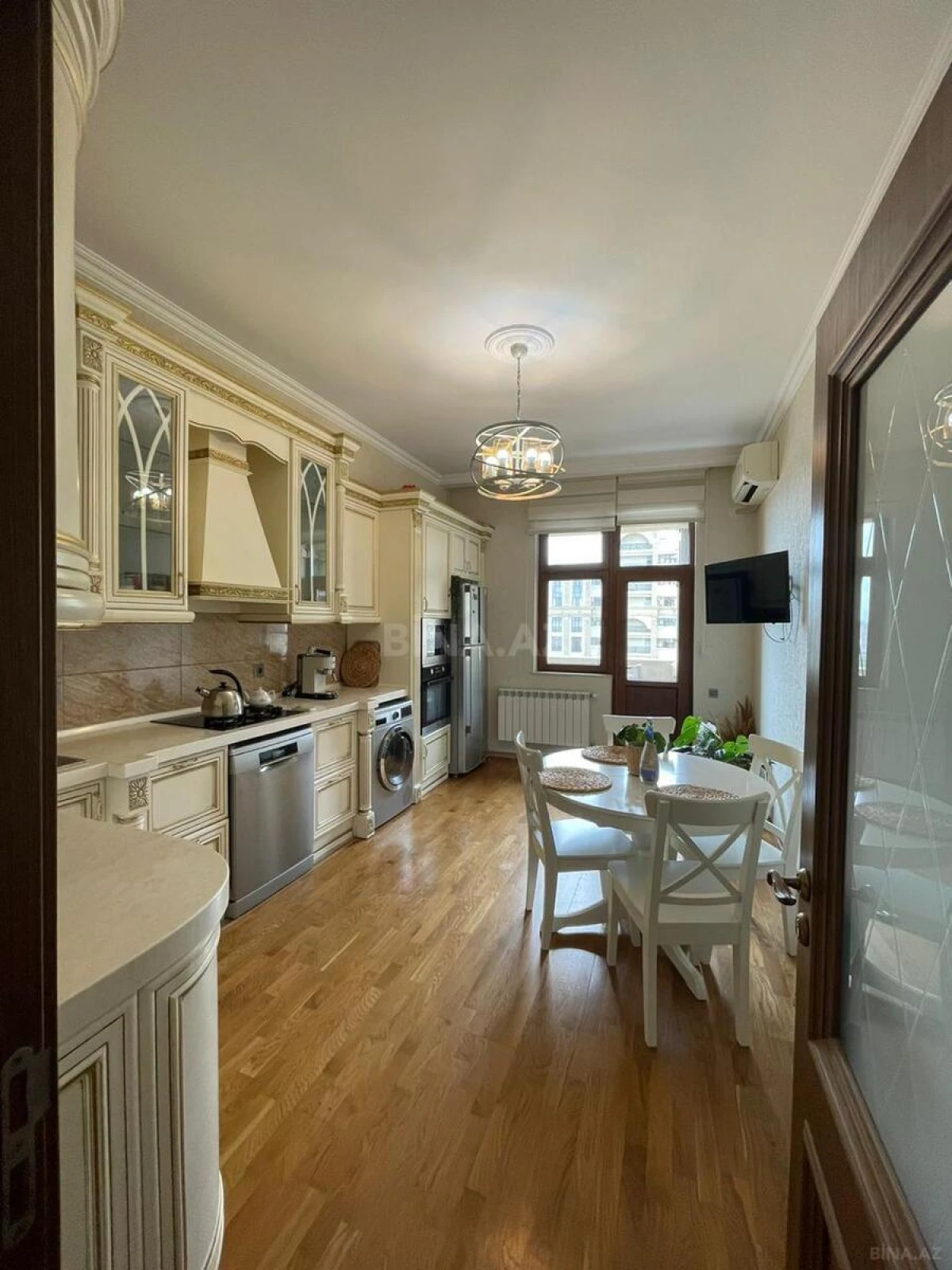 Satılır 3 otaqlı mənzil 96 m²