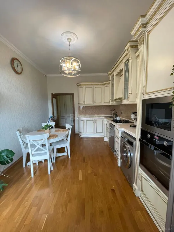 Satılır 3 otaqlı mənzil 96 m²