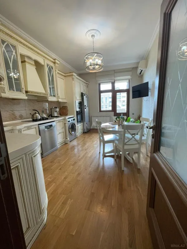 Satılır 3 otaqlı mənzil 96 m²