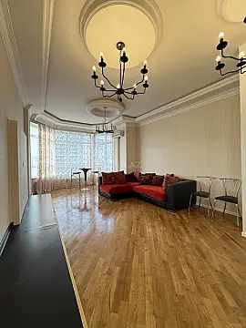 Satılır 2 otaqlı mənzil 66 m²