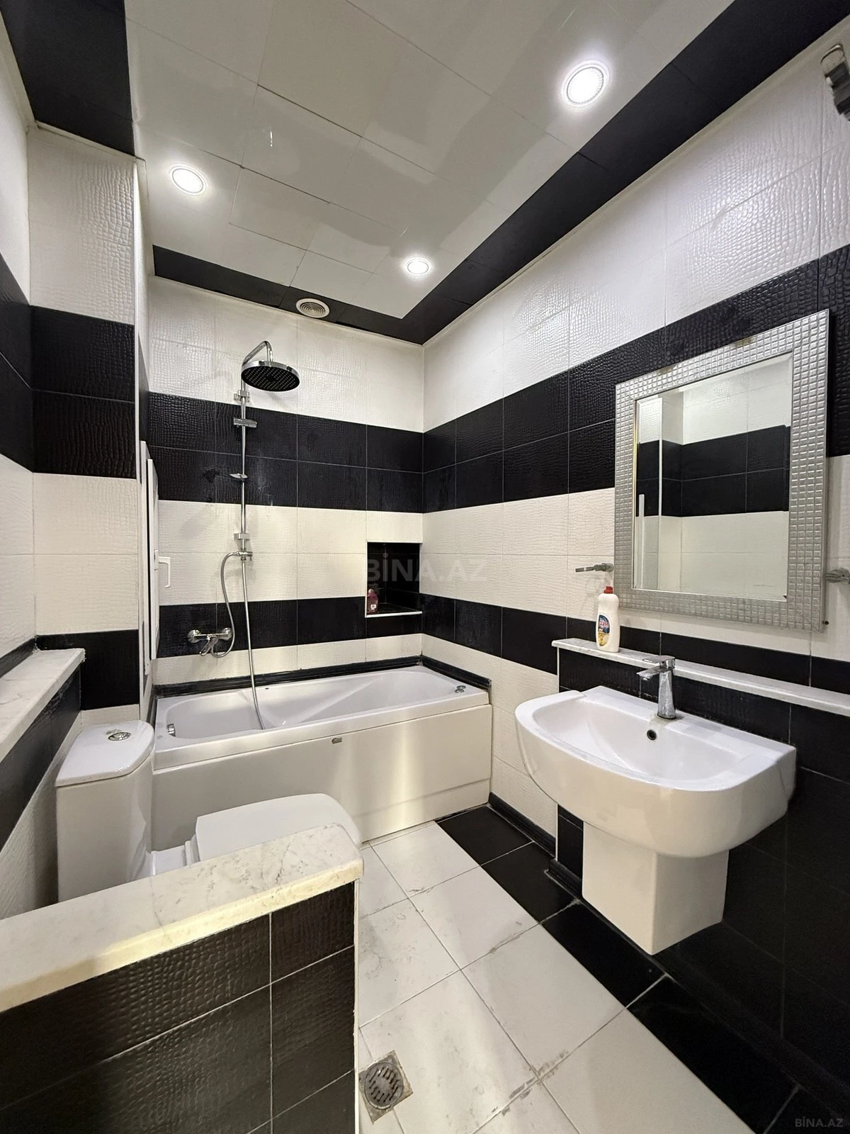 Satılır 2 otaqlı mənzil 66 m²