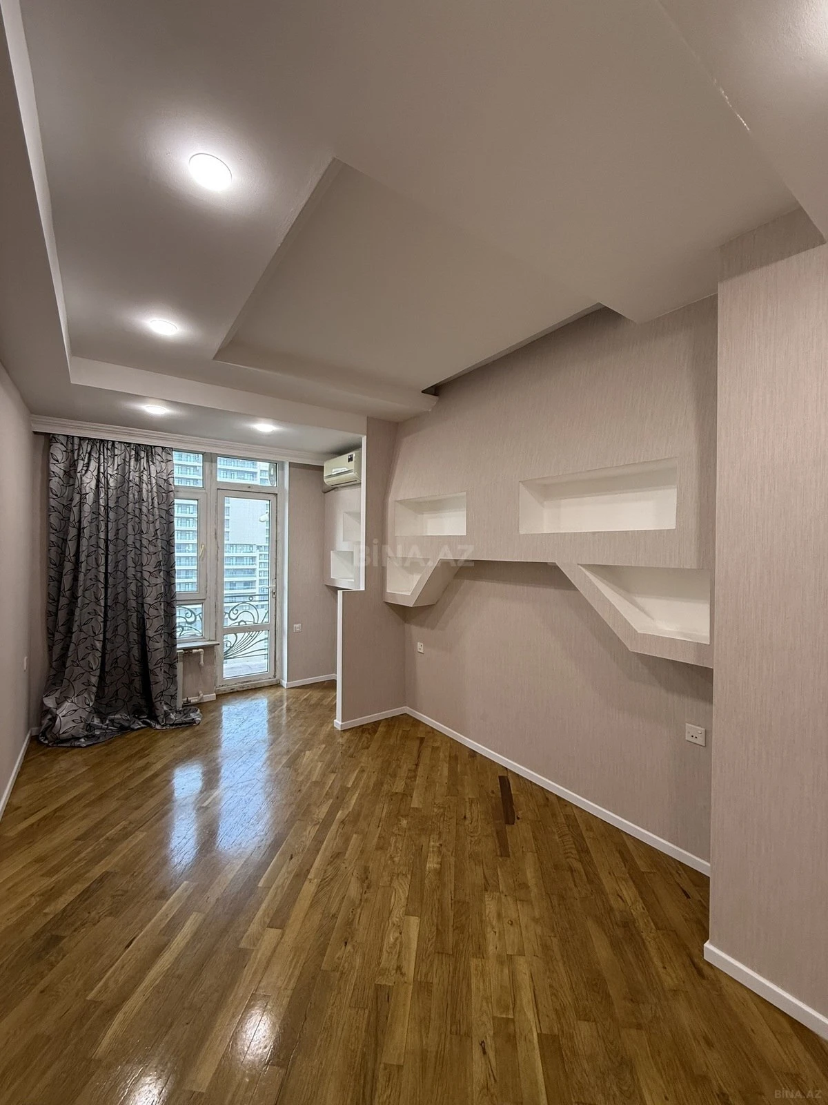 Satılır 2 otaqlı mənzil 66 m²