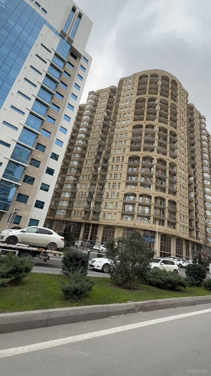Satılır 2 otaqlı mənzil 66 m²