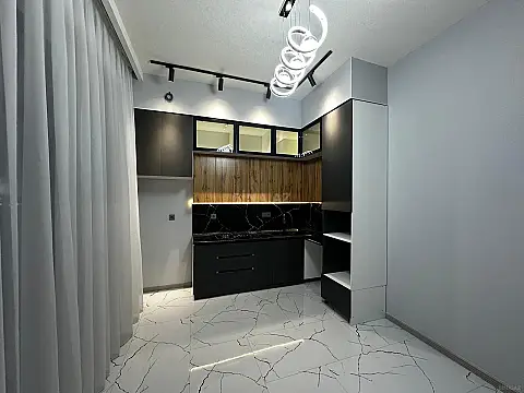 Satılır 4 otaqlı həyət evi 140 m²