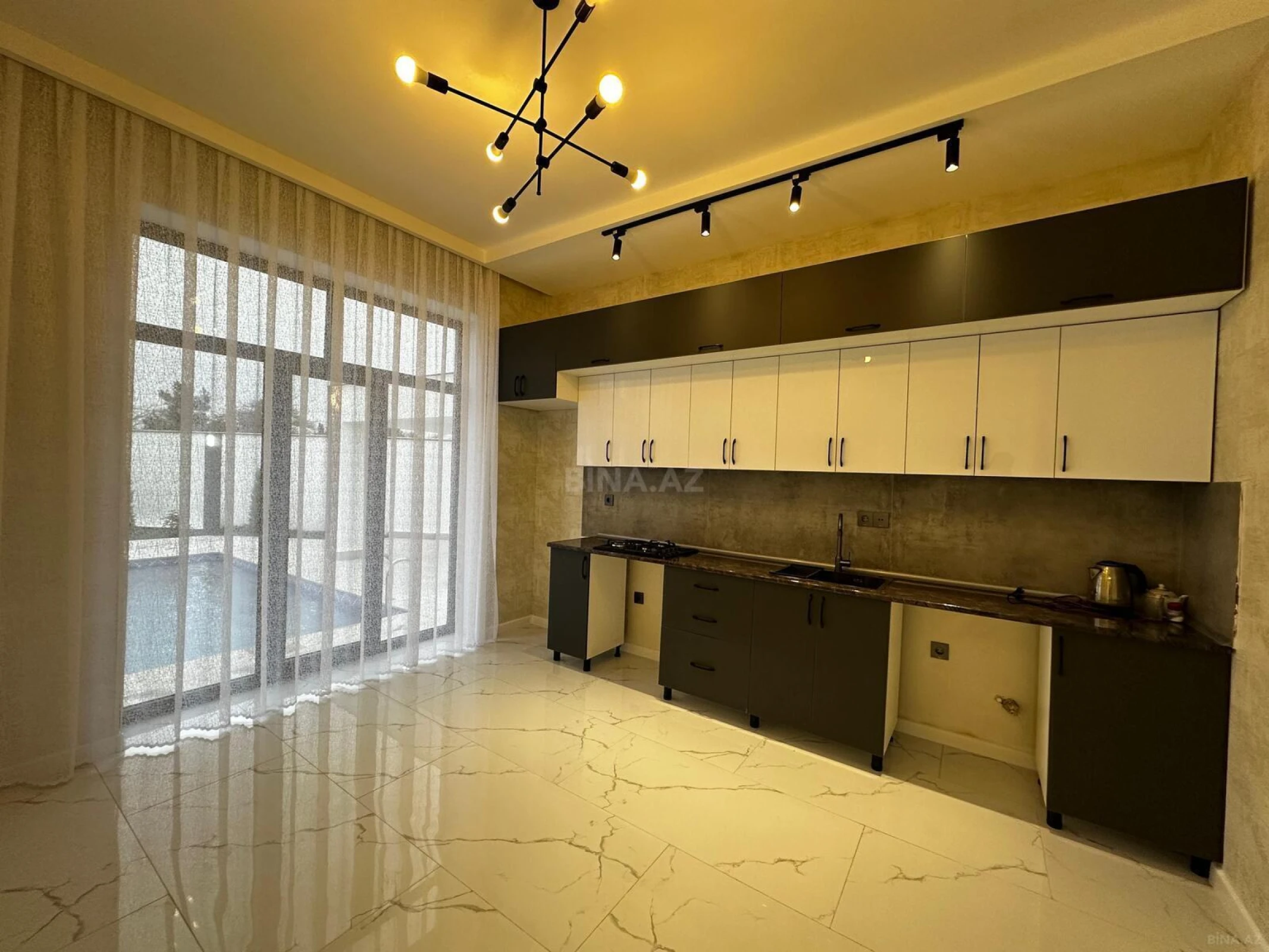 Satılır 4 otaqlı həyət evi 150 m²