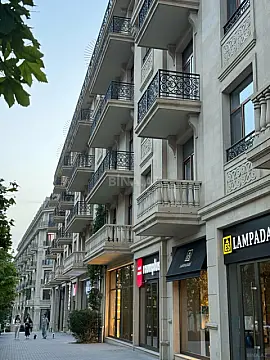 Satılır obyekt 180 m² — Bakı 180.00 m²