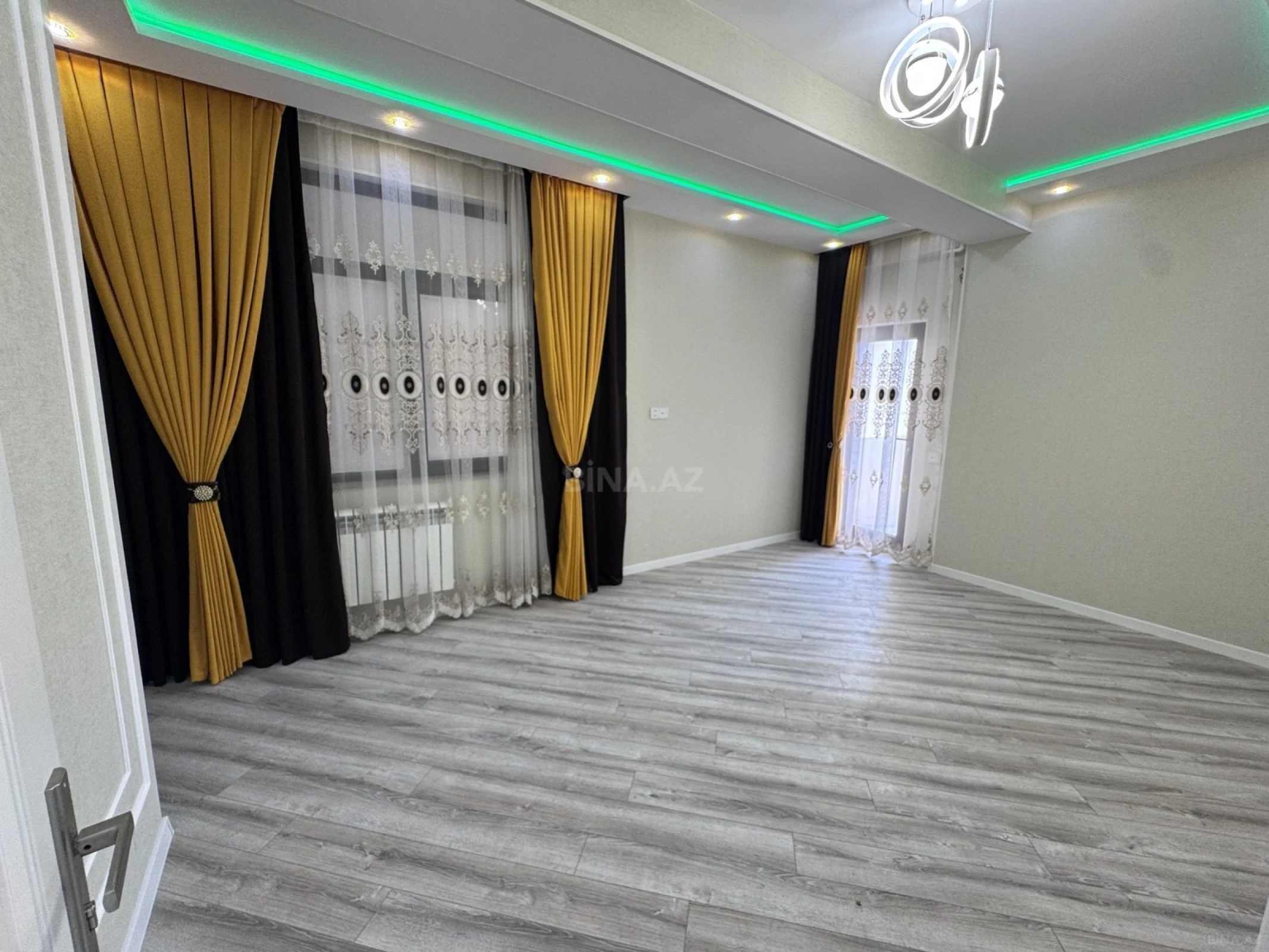 Satılır 2 otaqlı mənzil 70 m²