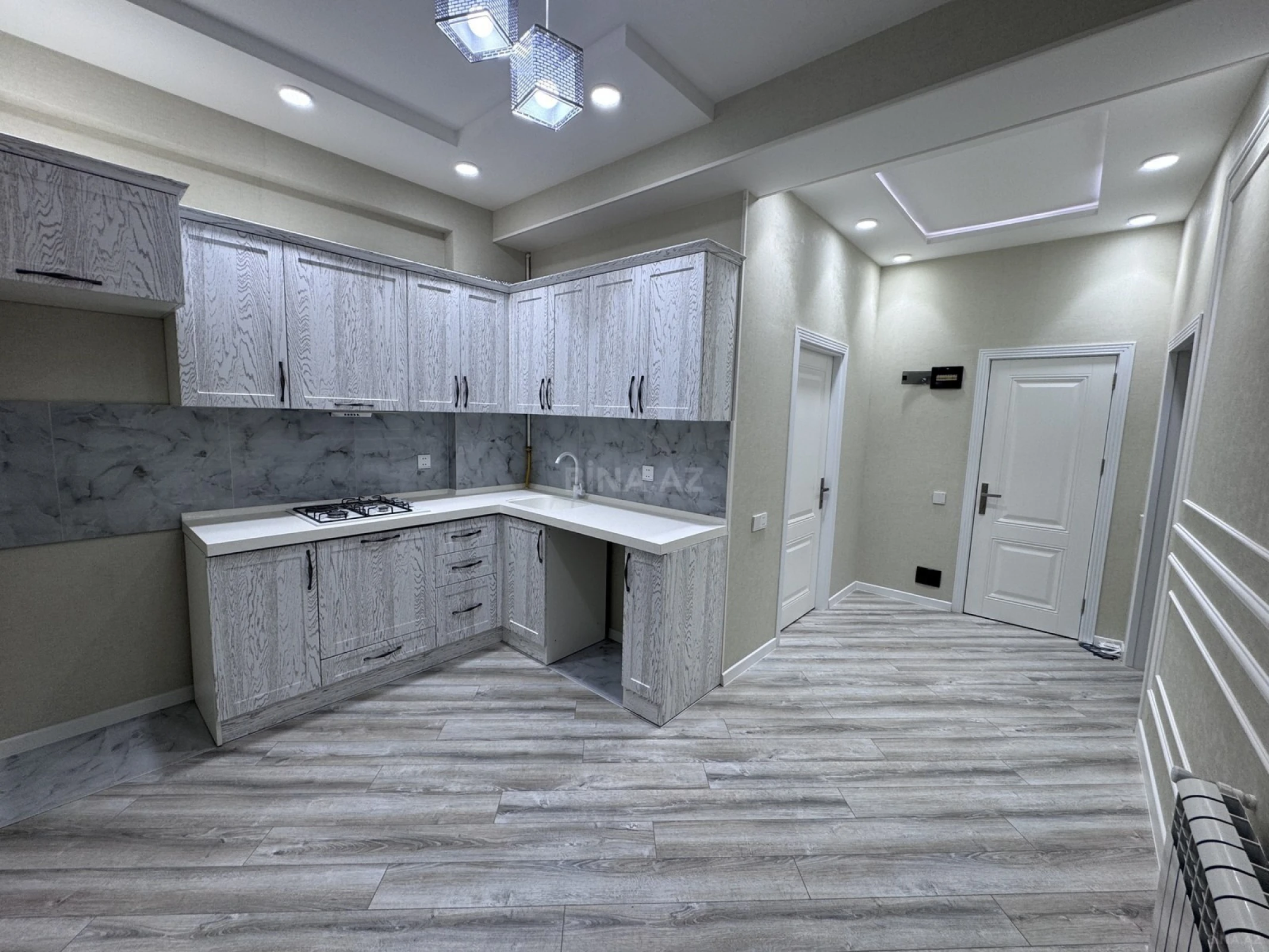 Satılır 2 otaqlı mənzil 70 m²