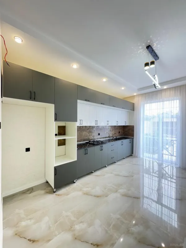Satılır 6 otaqlı həyət evi 250 m²