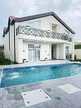 Satılır 6 otaqlı həyət evi 250 m²