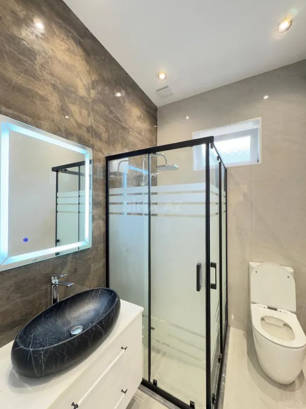 Satılır 6 otaqlı həyət evi 250 m²