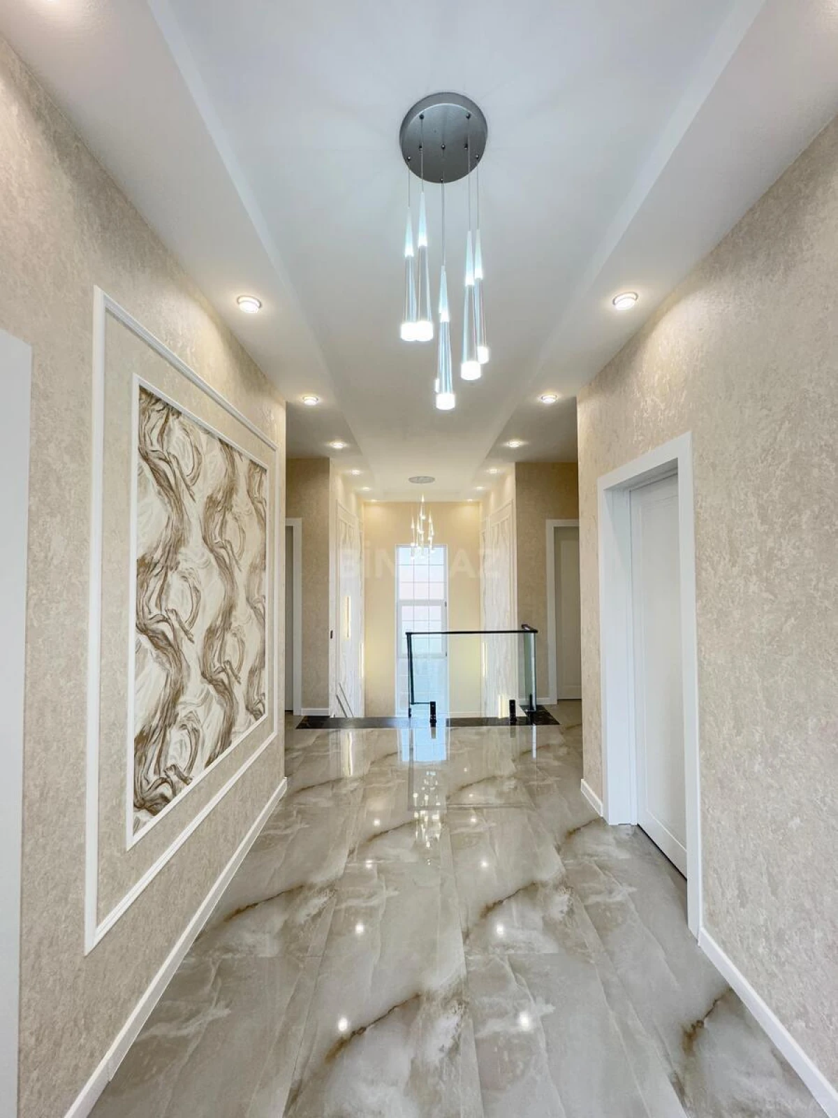 Satılır 6 otaqlı həyət evi 250 m²