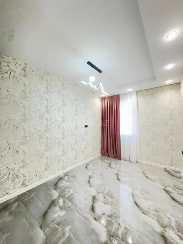 Satılır 6 otaqlı həyət evi 250 m²
