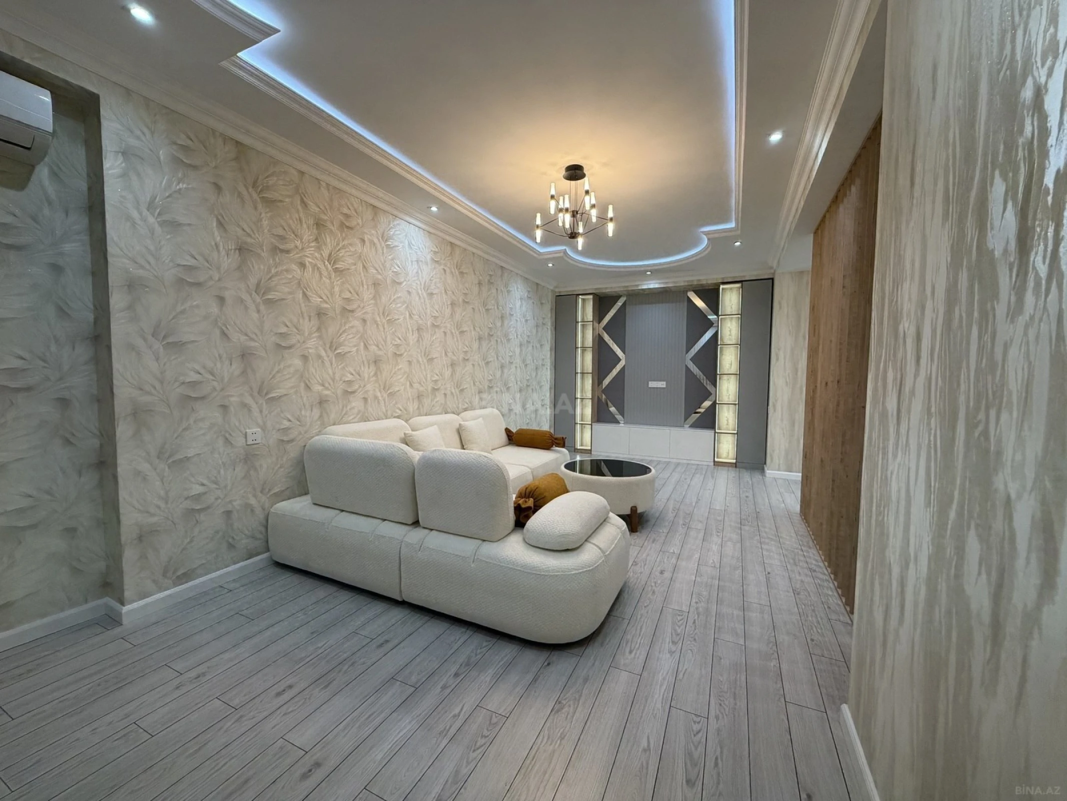 Satılır 3 otaqlı mənzil 98 m²