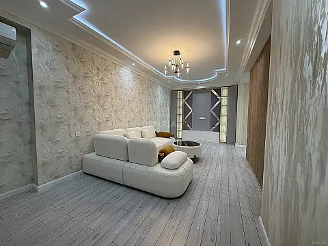 Satılır 3 otaqlı mənzil 98 m²