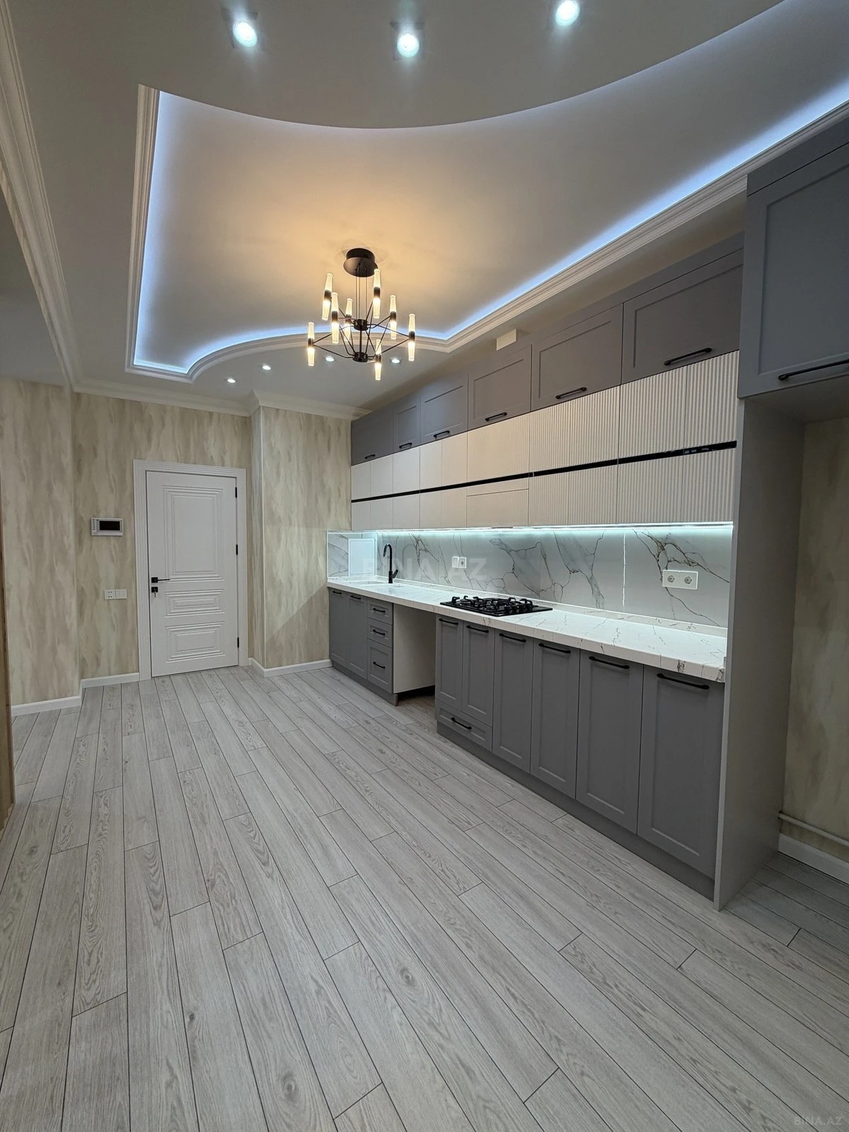 Satılır 3 otaqlı mənzil 98 m²