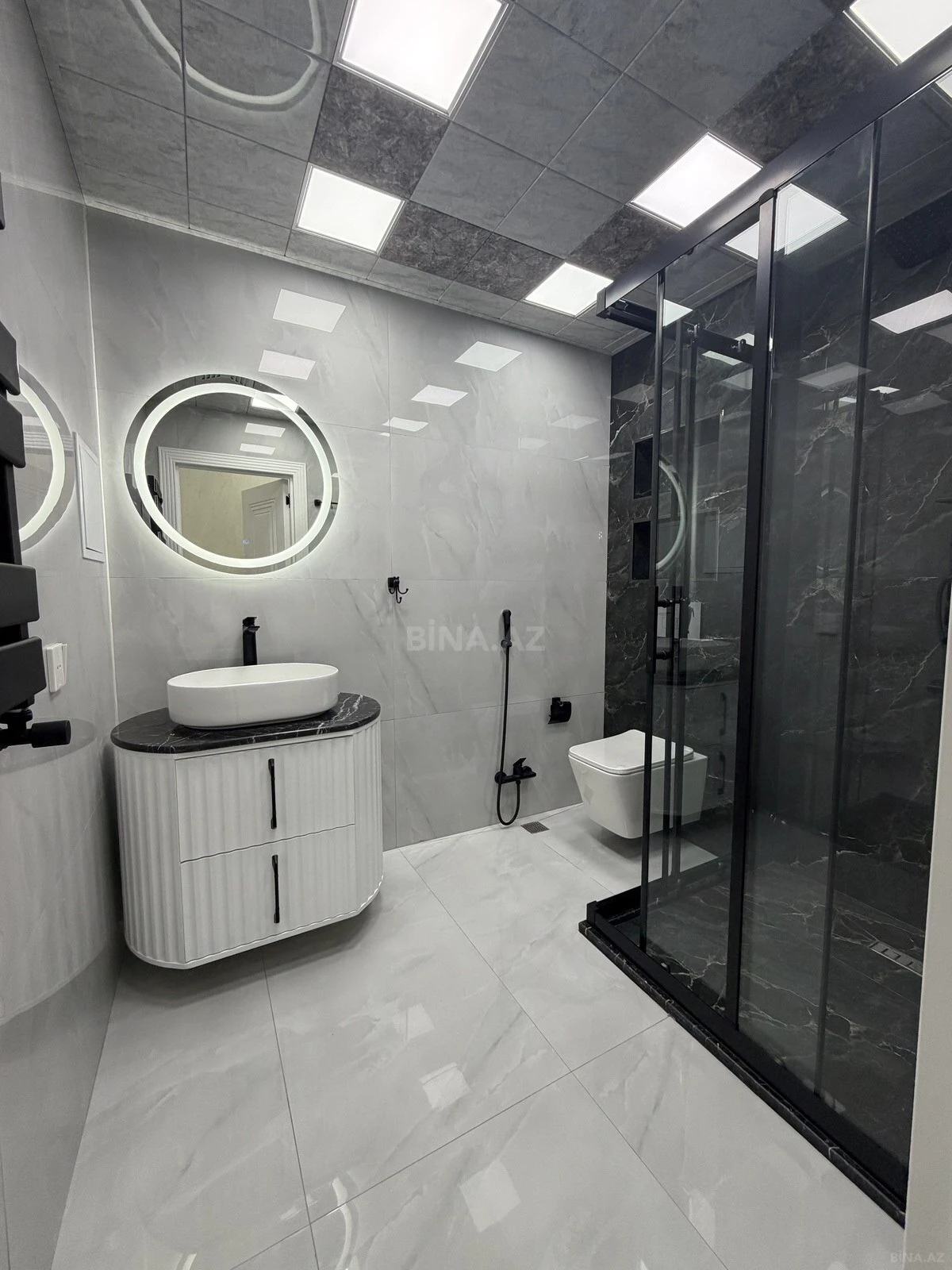 Satılır 3 otaqlı mənzil 98 m²