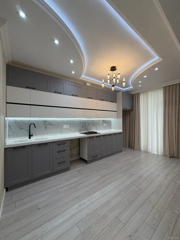 Satılır 3 otaqlı mənzil 98 m²
