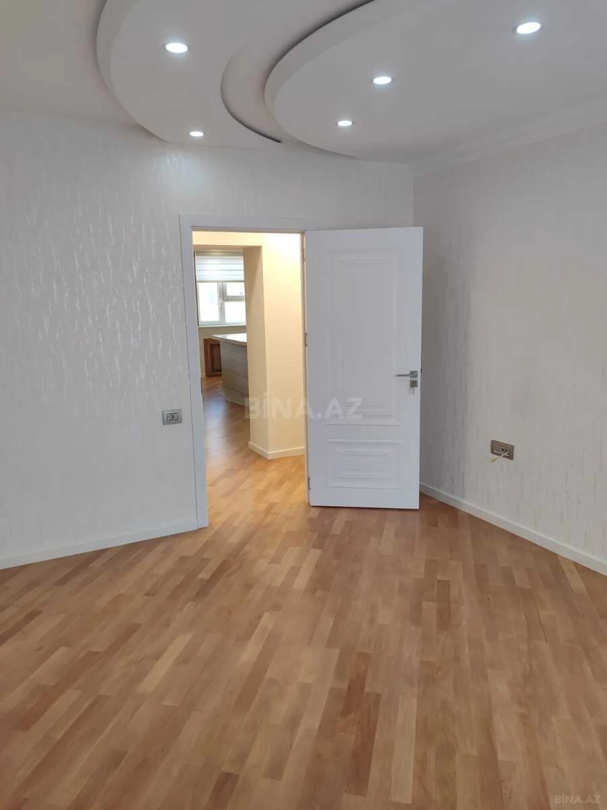 Satılır 3 otaqlı mənzil 90 m²