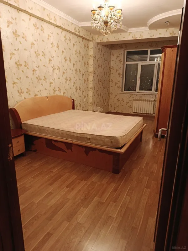 Kirayə verilir 3 otaqlı mənzil 130 m²