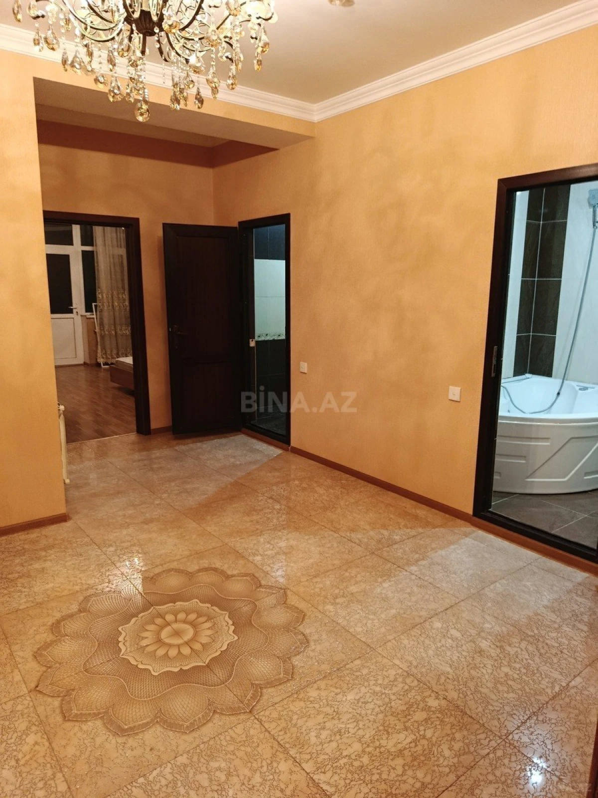 Kirayə verilir 3 otaqlı mənzil 130 m²