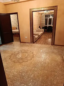 Kirayə verilir 3 otaqlı mənzil 130 m²