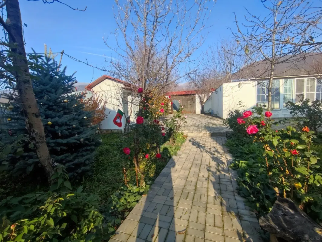 Kirayə verilir 4 otaqlı həyət evi 255 m²
