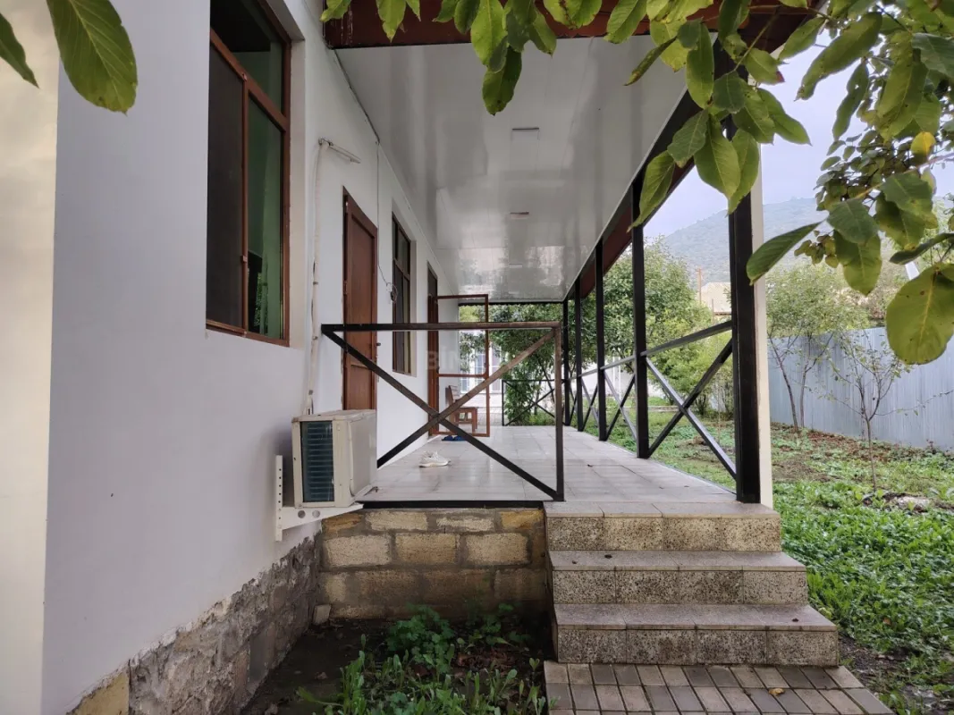 Kirayə verilir 4 otaqlı həyət evi 255 m²