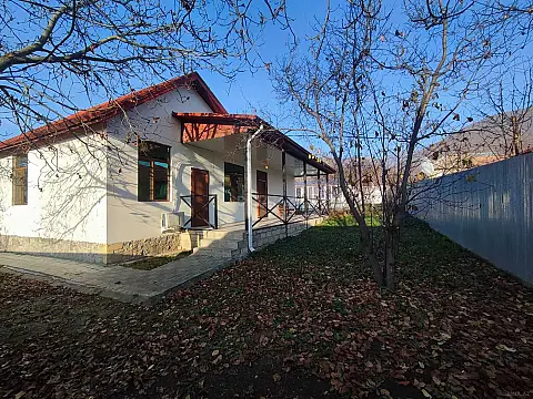 Kirayə verilir 4 otaqlı həyət evi 255 m²