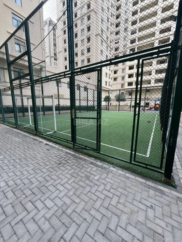 Satılır 2 otaqlı mənzil 83 m²