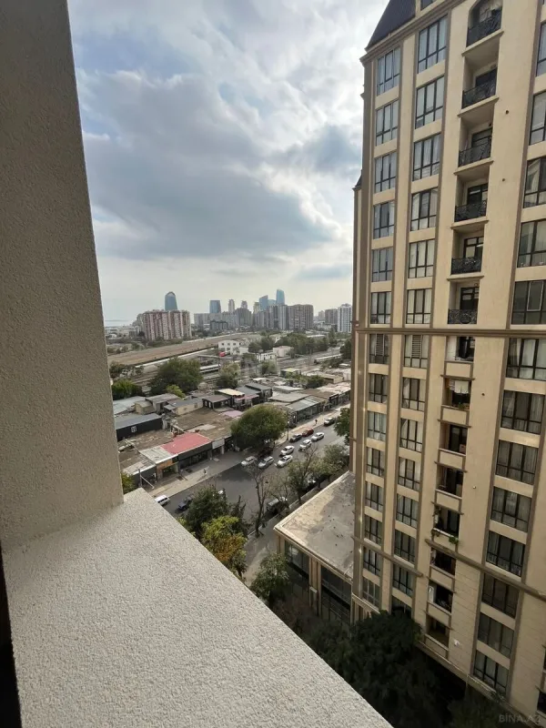 Satılır 2 otaqlı mənzil 83 m²