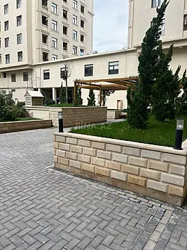 Satılır 2 otaqlı mənzil 83 m²