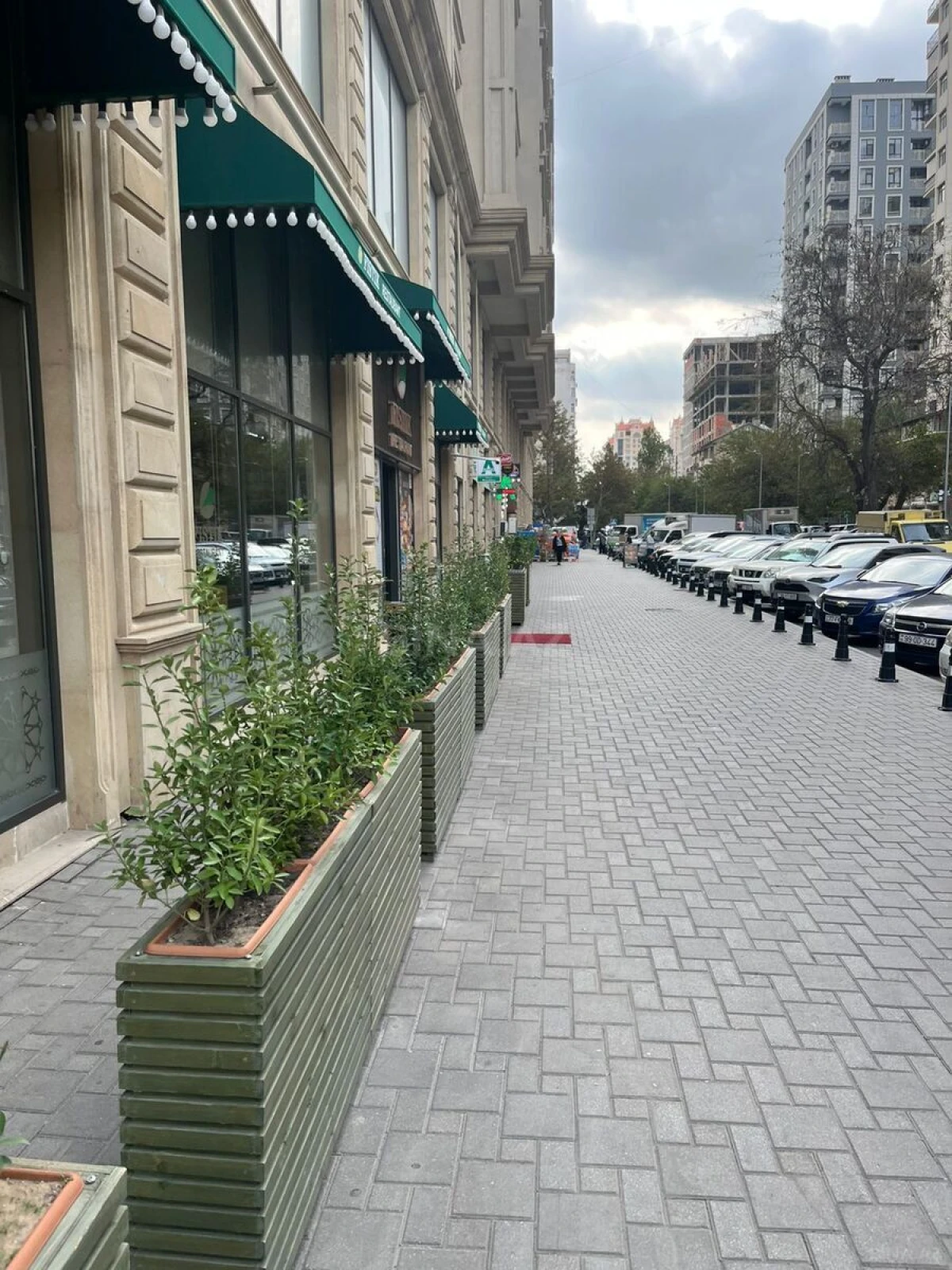 Satılır 2 otaqlı mənzil 83 m²