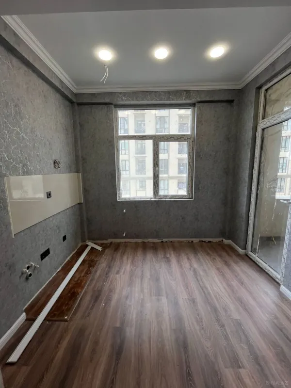 Satılır 2 otaqlı mənzil 83 m²