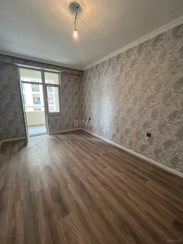 Satılır 2 otaqlı mənzil 83 m²