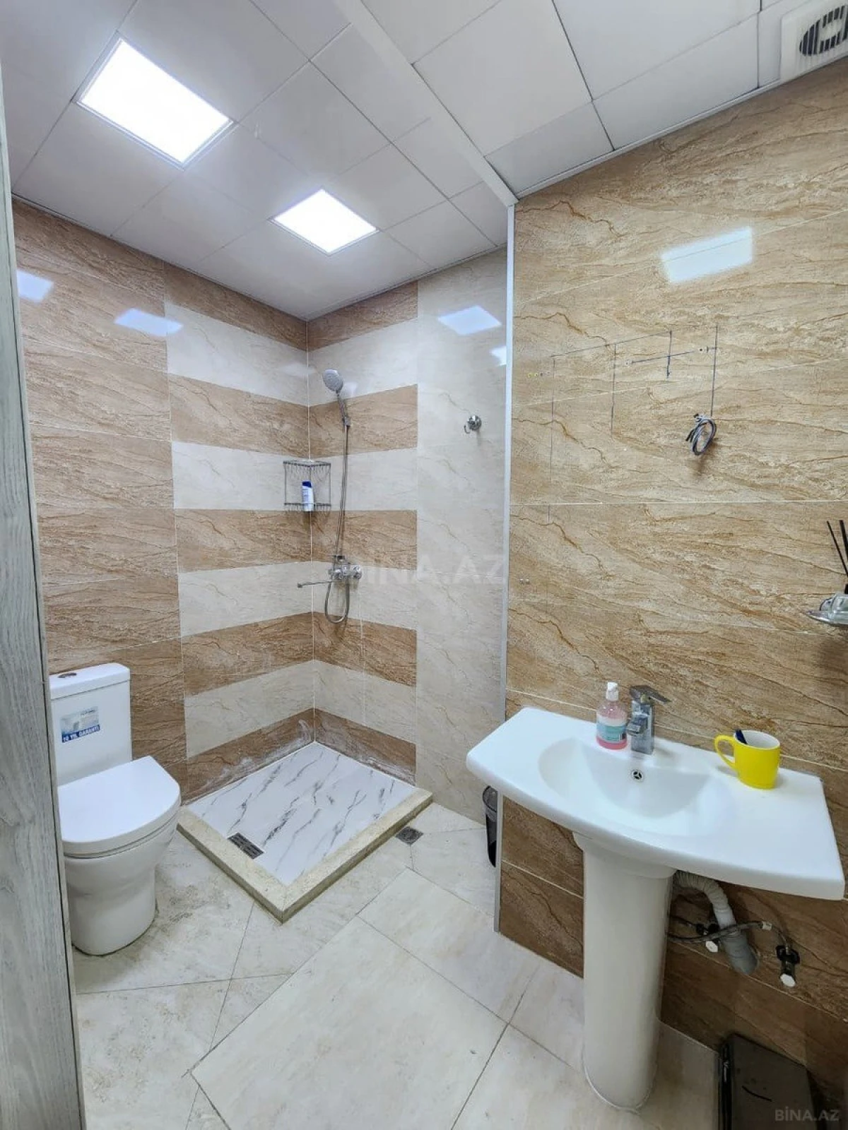 Kirayə verilir 7 otaqlı ofis 380 m²