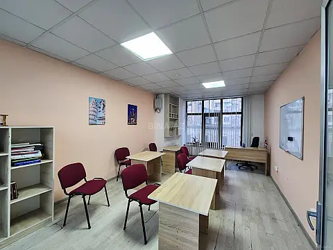Kirayə verilir 7 otaqlı ofis 380 m²