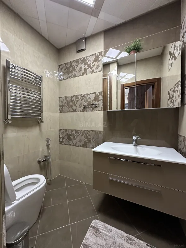 Satılır 3 otaqlı mənzil 175 m²