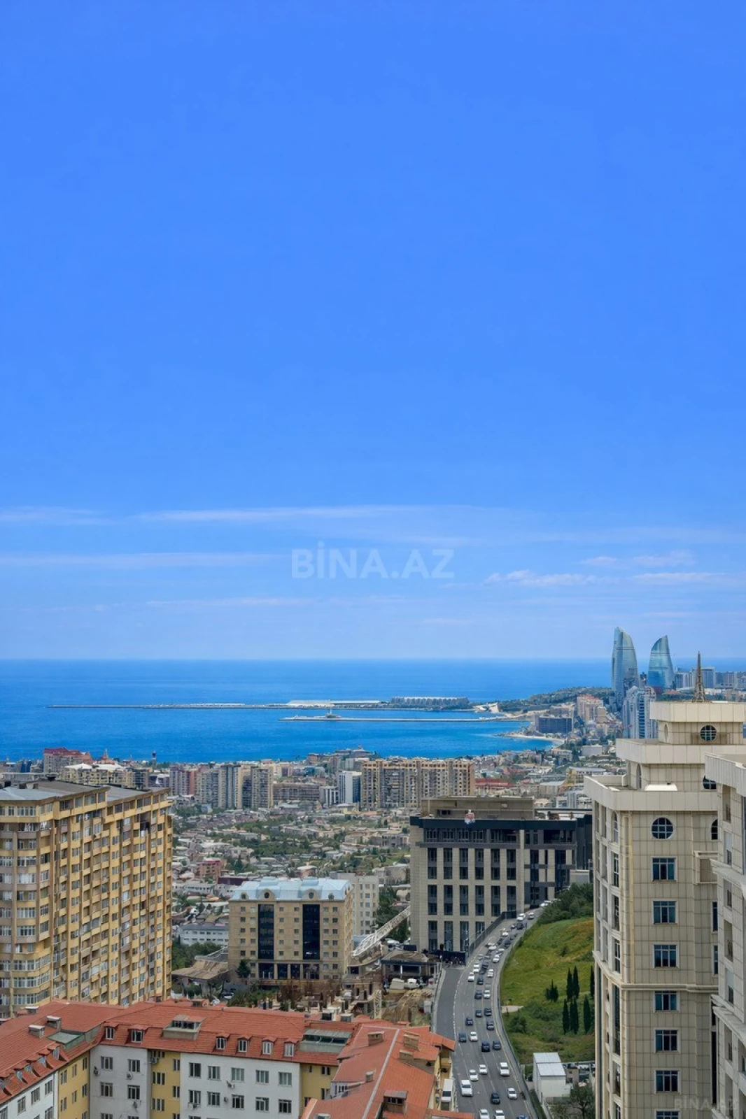 Satılır 3 otaqlı mənzil 175 m²