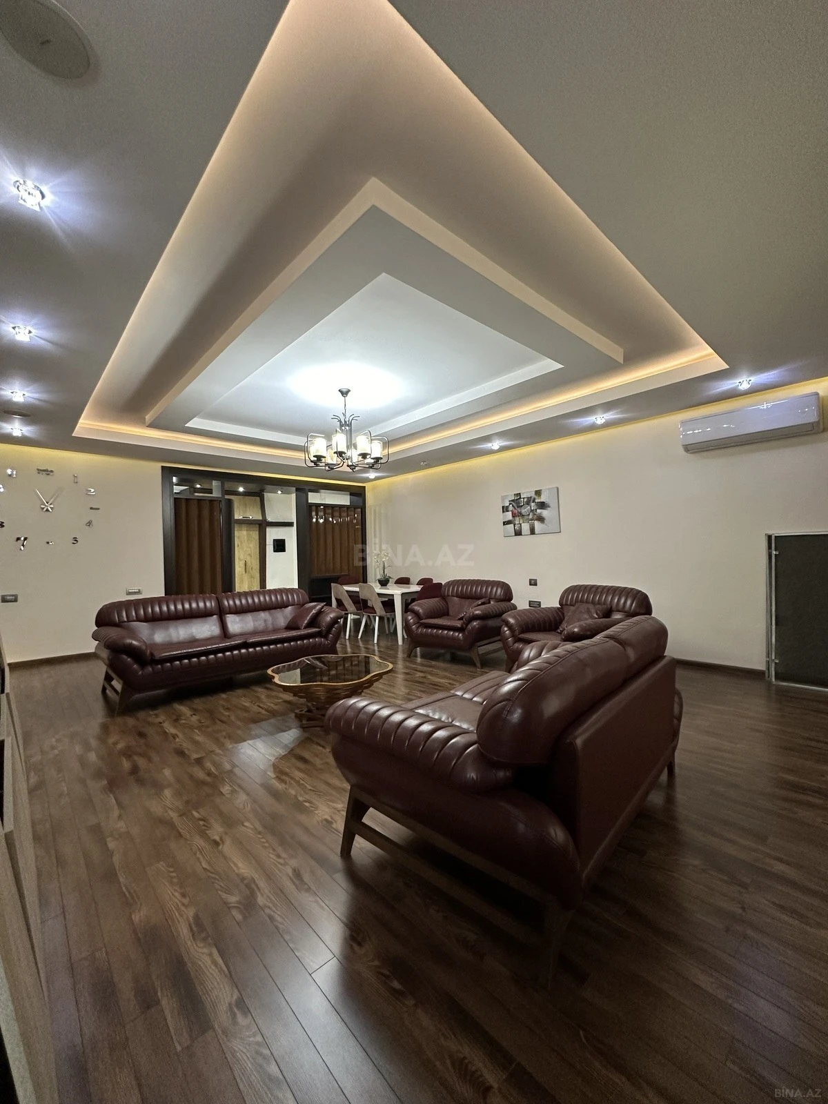 Satılır 3 otaqlı mənzil 175 m²