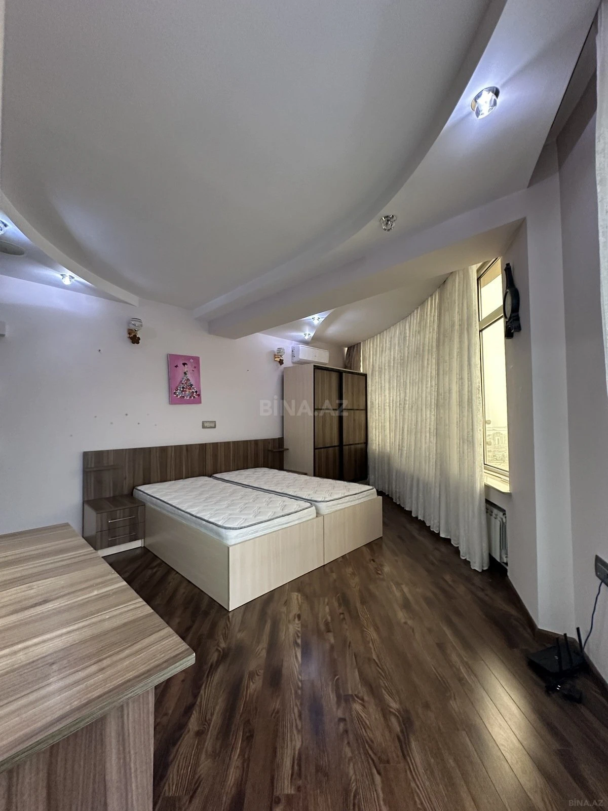 Satılır 3 otaqlı mənzil 175 m²