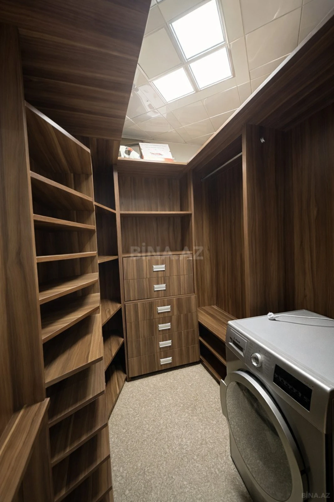 Satılır 3 otaqlı mənzil 175 m²