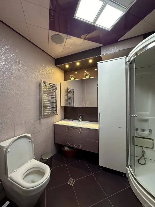 Satılır 3 otaqlı mənzil 175 m²