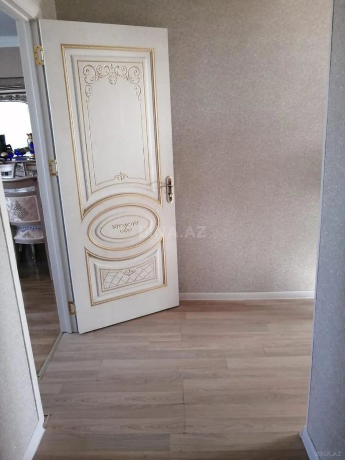 Satılır 4 otaqlı mənzil 110 m²