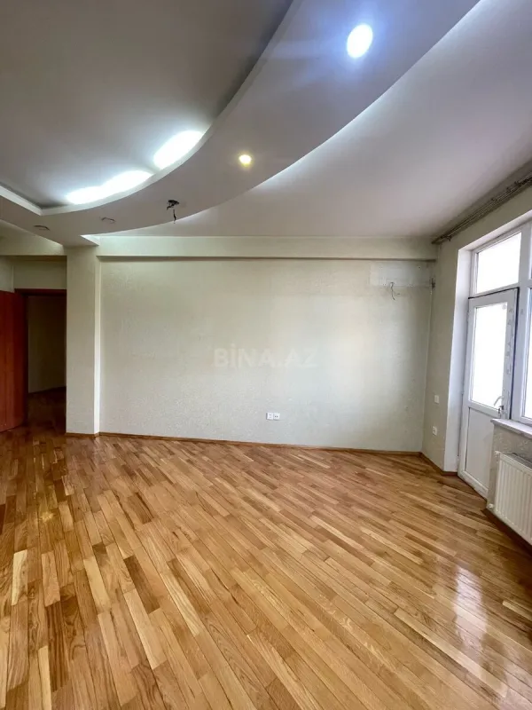 Satılır 3 otaqlı mənzil 140 m²