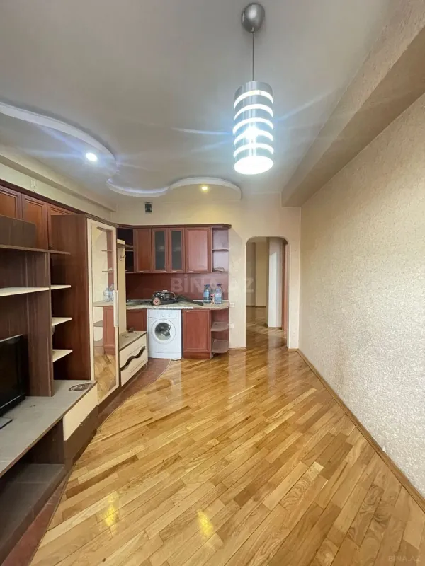 Satılır 3 otaqlı mənzil 140 m²