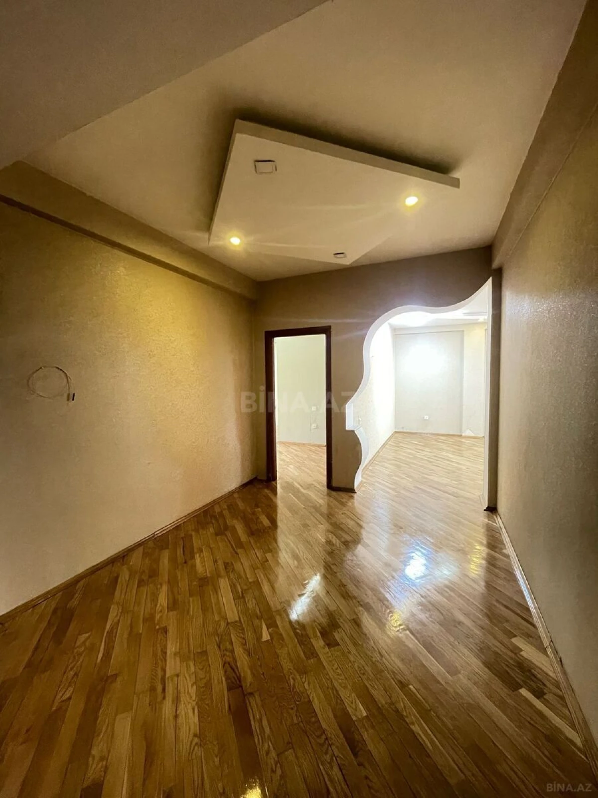 Satılır 3 otaqlı mənzil 140 m²