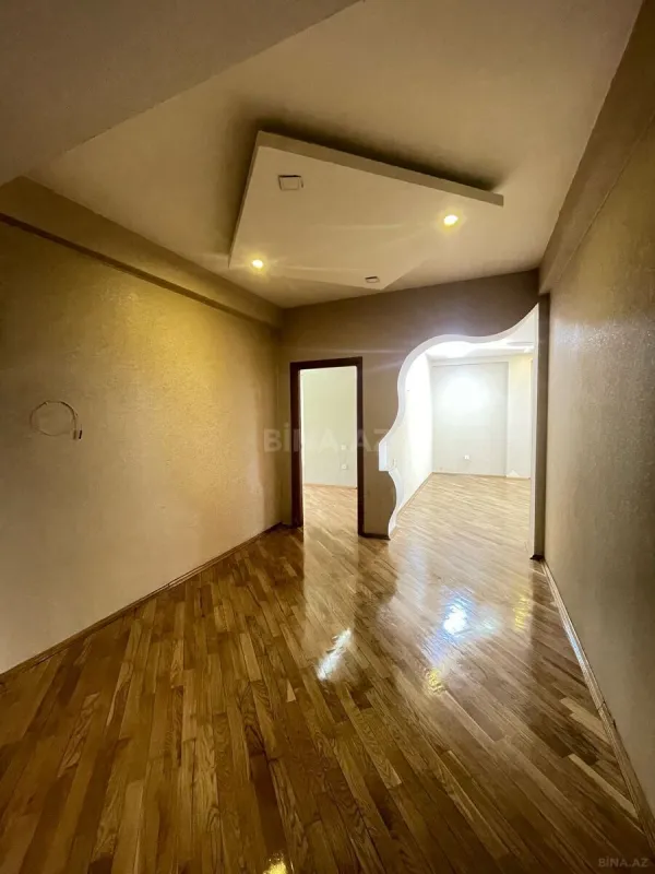 Satılır 3 otaqlı mənzil 140 m²