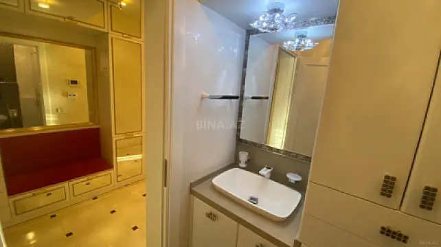 Satılır 2 otaqlı mənzil 98 m²