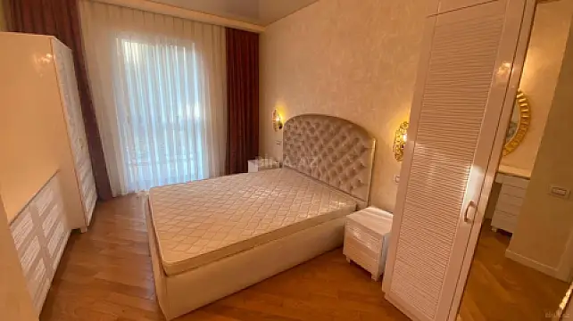 Satılır 2 otaqlı mənzil 98 m²